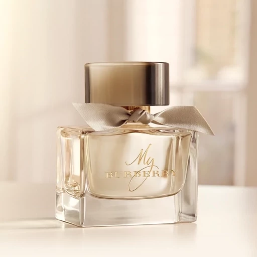 عطر زنانه مای باربری، رایحه‌ای خاص و نو!